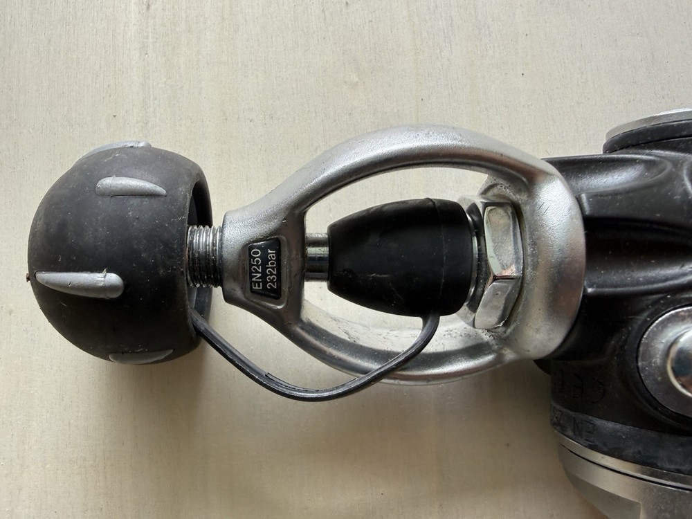 Mares V32 Regulator 1st Stage Scuba Diving Yoke