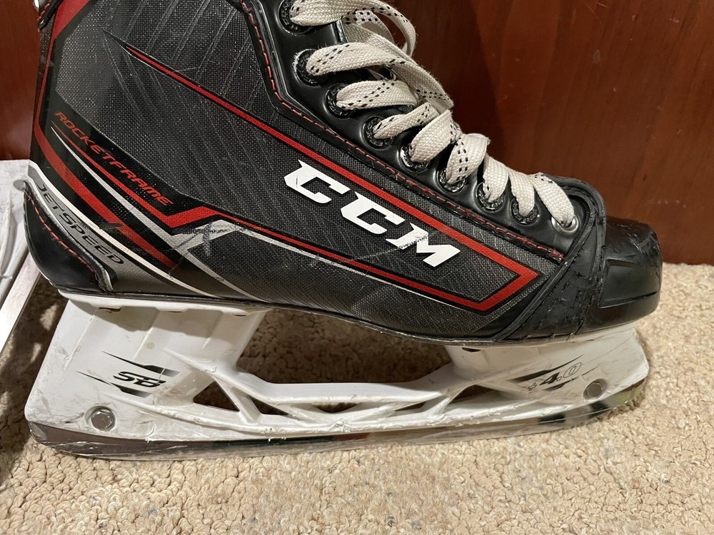 CCM FT390 HOCKEY SKATES SR SIZE 8