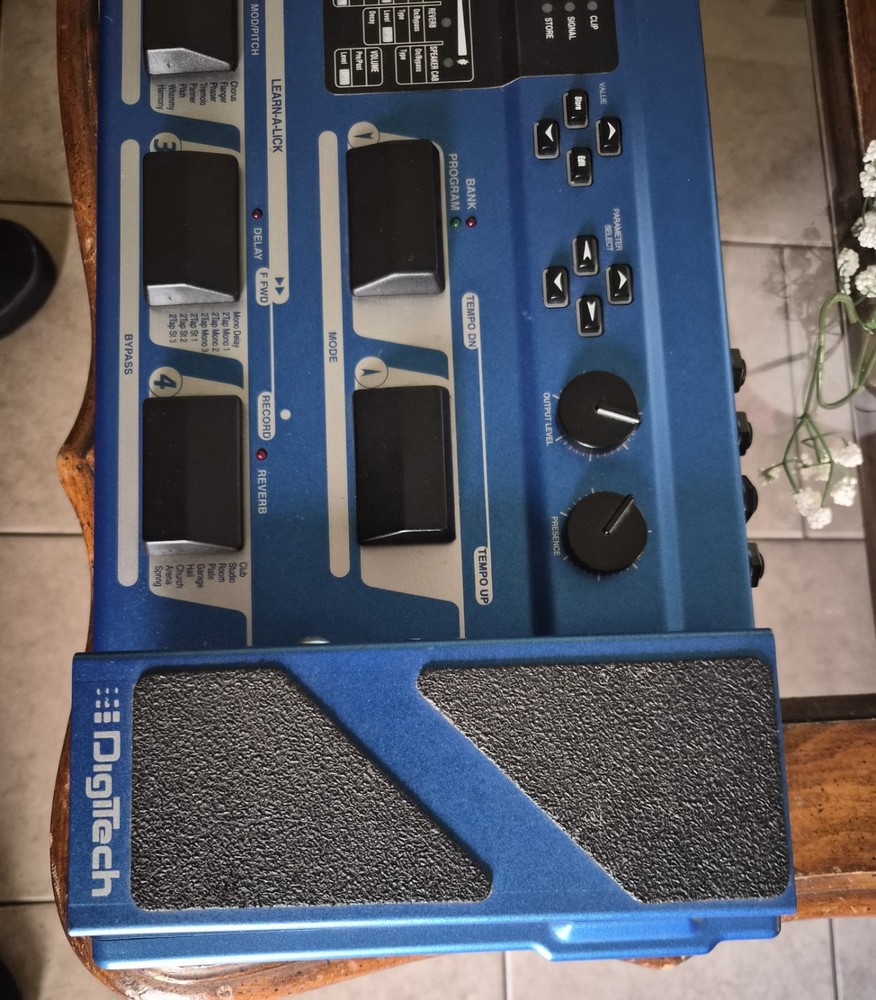 Digitech RP7 Valve Guitar Tube Multi Effects Processor - CIB