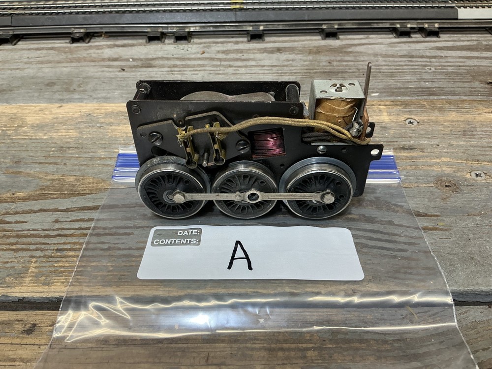 LIONEL POSTWAR O 6 WHEEL STEAM ENGINE MOTOR