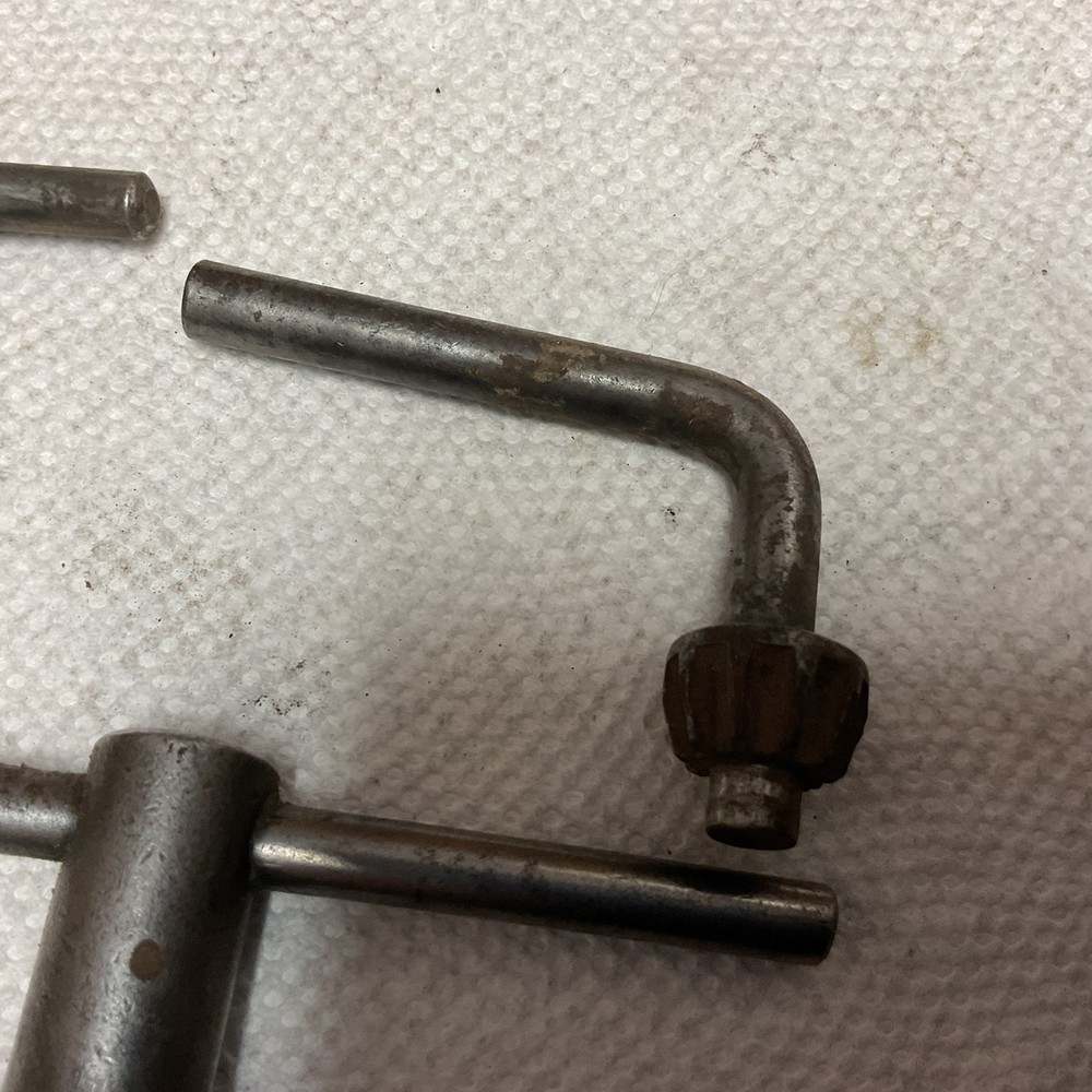 4 Vintage Drill Chuck Keys . 1 Marked.. OK