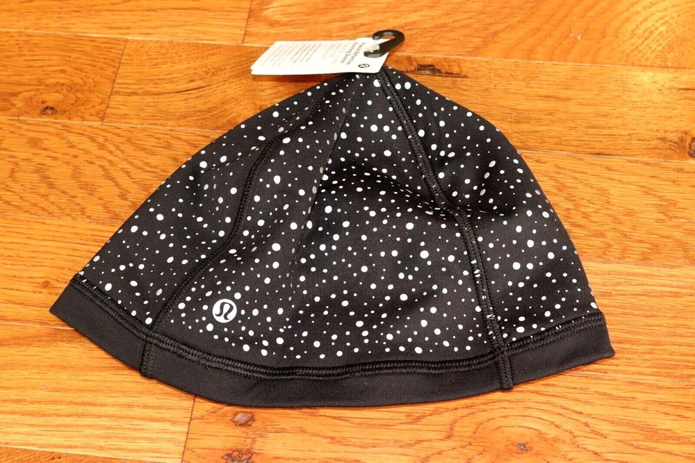 BNWT Lululemon Fleece Reflective Running Beanie MSRP 48!!!