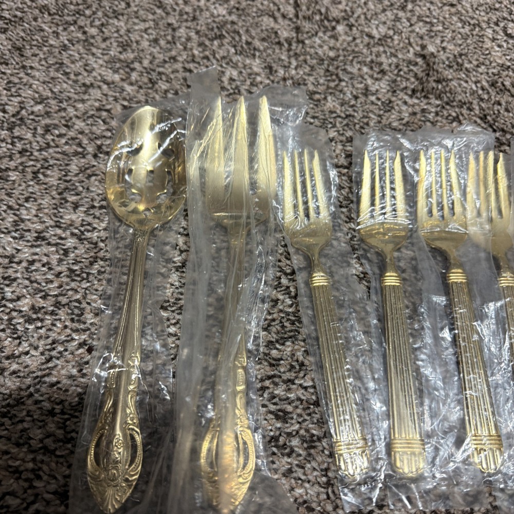 Hampton Forge 24 kT Gold Plated 17 pc Hotess Serving Set
