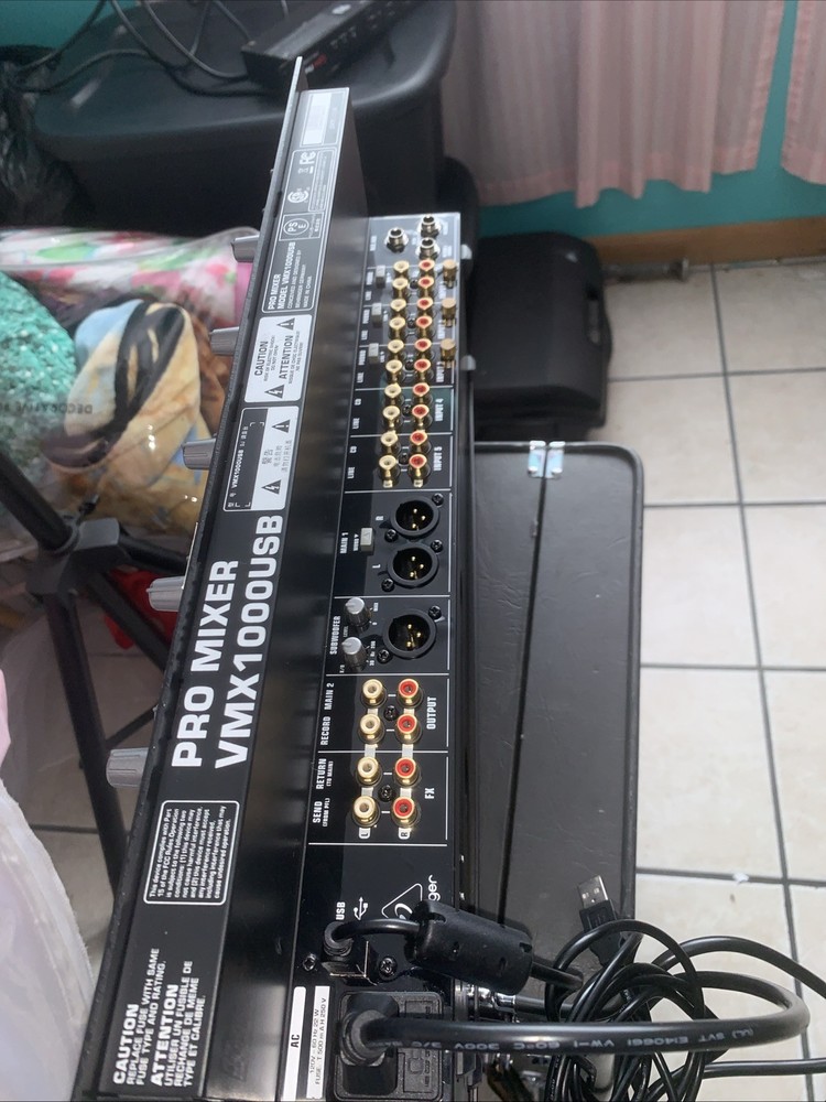 Behringer VMX 1000USB DJ Mixer