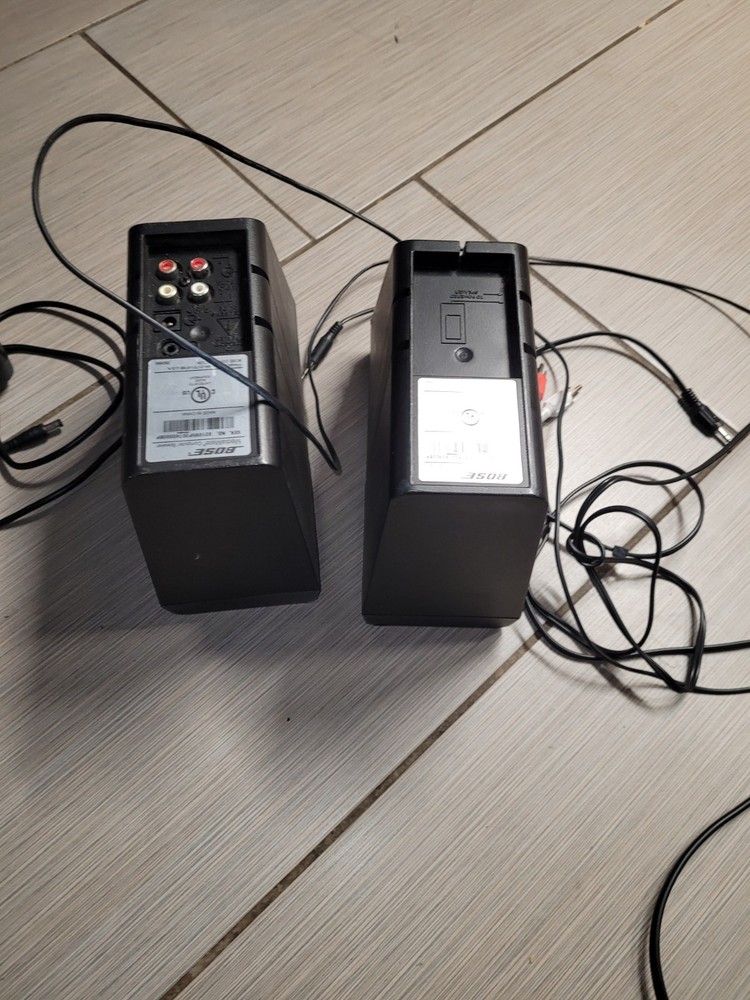 BOSE MediaMate Computer Speakers Personal Stereo Pair Black used