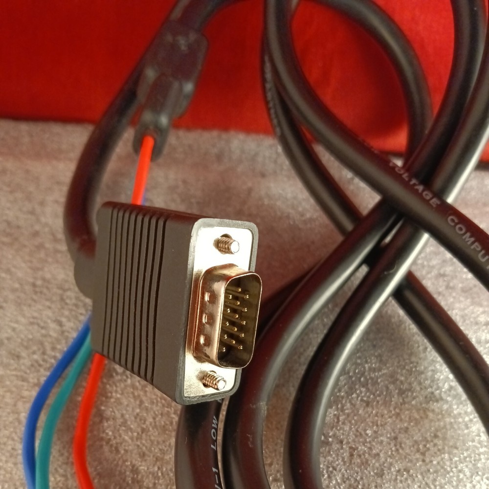 E119932-T: Low Voltage Computer Cable (6 FT)