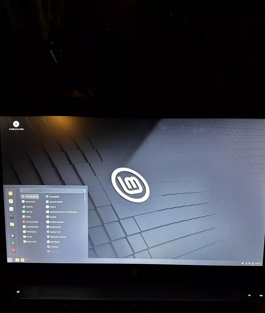 Linux Mint 22 Wilma Cinnamon Linux Bootable Live USB Install 64 bit