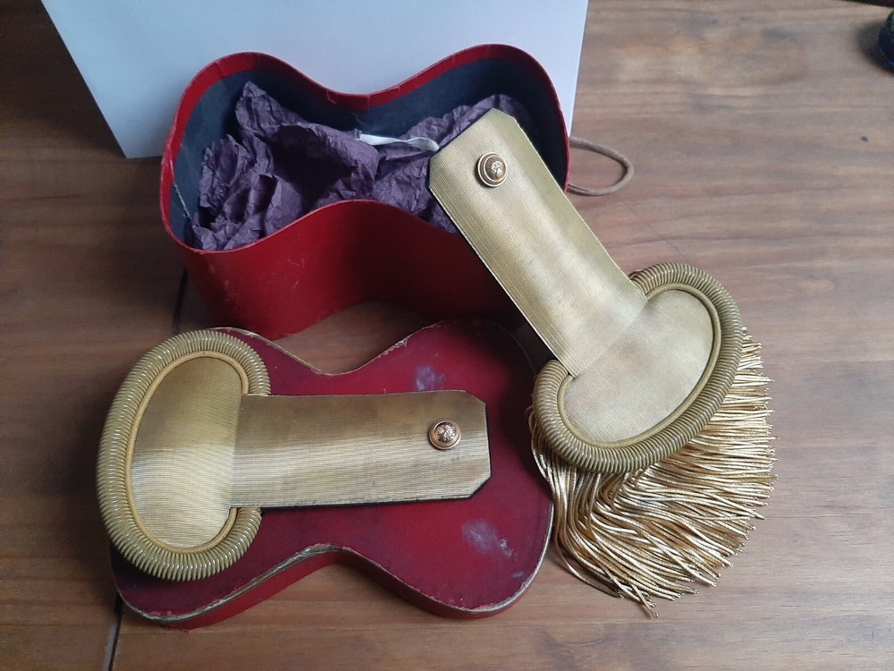 Napoleonic uniform epaulettes in box.