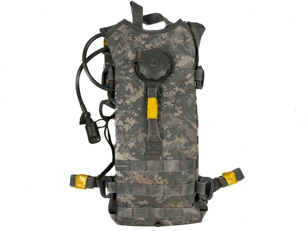US Army ACU Hydration Carrier 100 OZ 3L System With Bladder Camelback UCP Pack