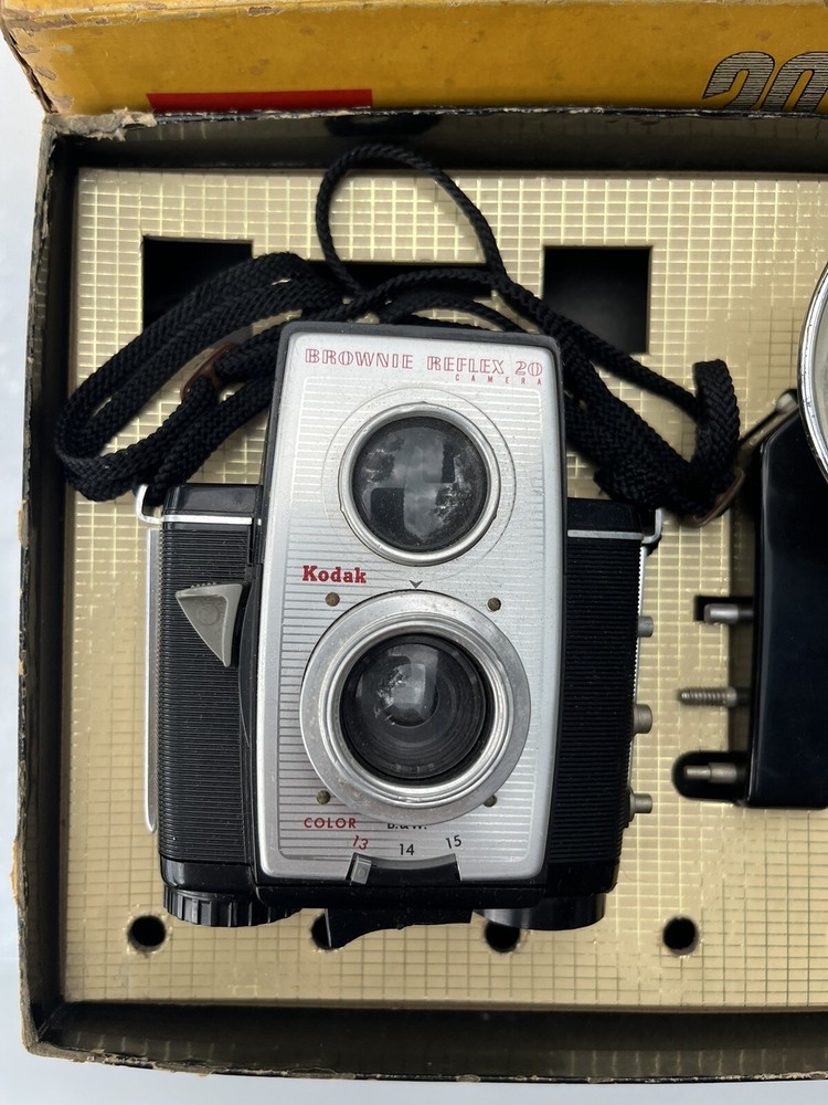 Vintage Kodak Brownie Reflex 20 Camera With Strap / Flash
