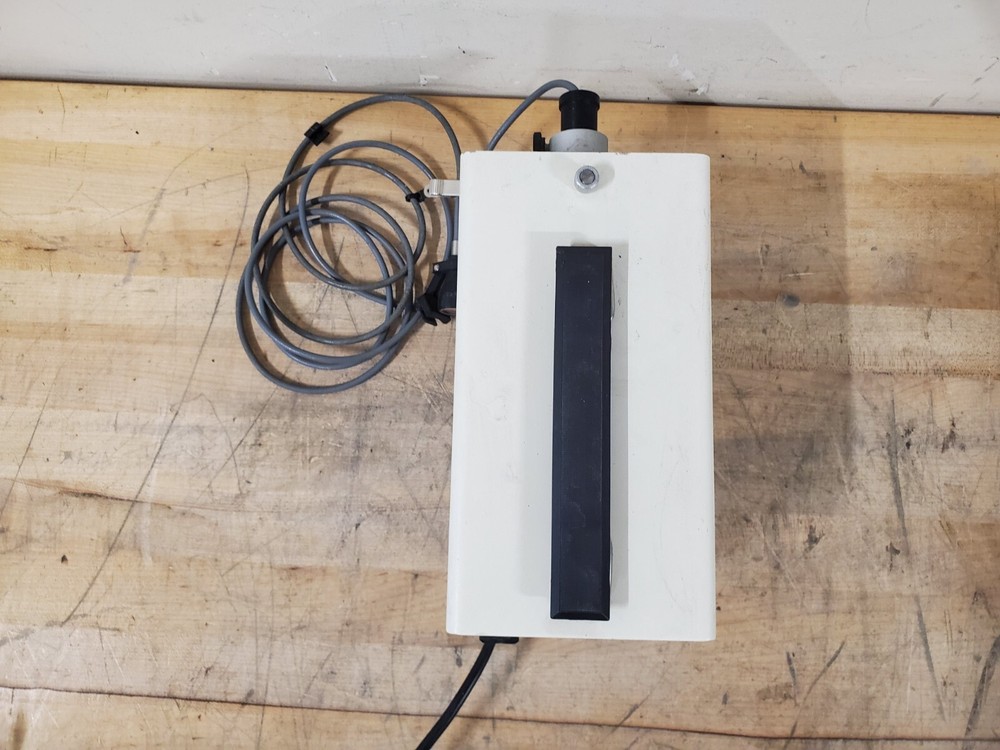 DentaLite DVI FO-150 Microscope Halogen Light Source Illuminator With Cable