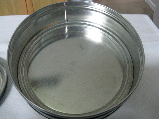 Christmas Round Tin ~ **Gift Idea