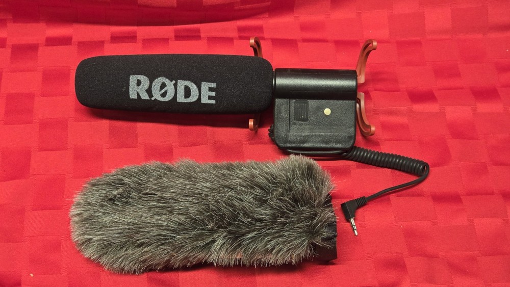 RØDE VideoMic Directional Microphone w/ DeadCat Windshield Tested