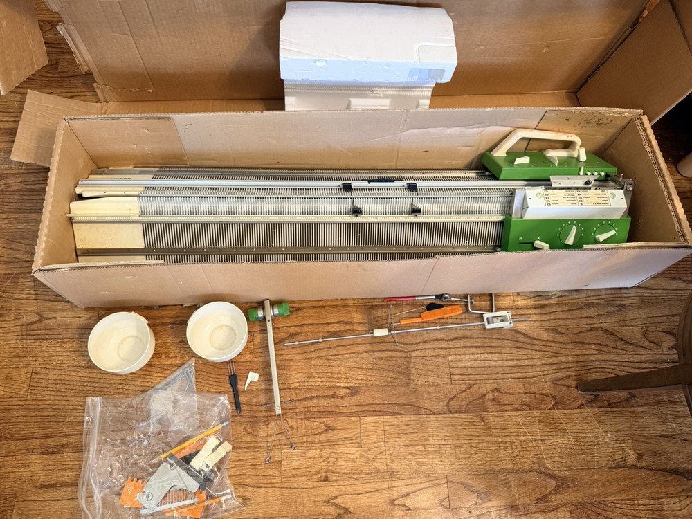 Passap Duomatic 80 Knitting Machine