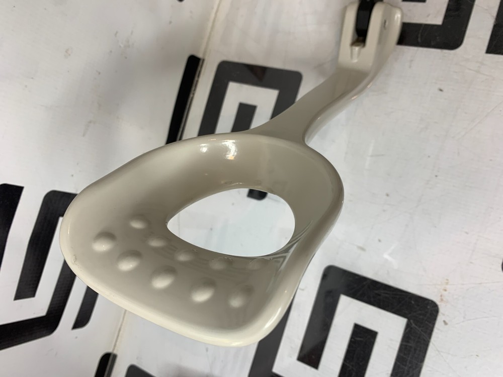 Midmark 625 Stirrup Assembly 029-2951-06 Ritter White Quantity 1