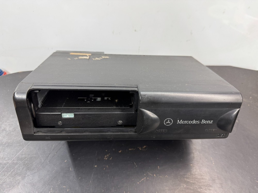 MERCEDES BENZ CD CHANGER