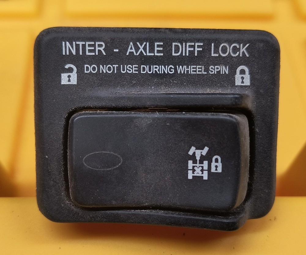 Peterbilt P27-1178-056 SWITCH-PB INTER-AXLE DIFF LOCK