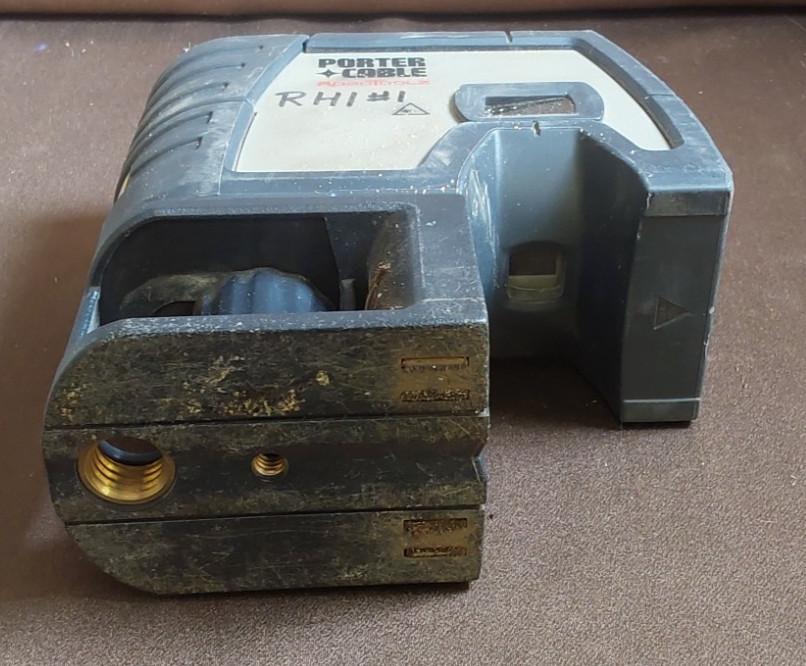 PORTER CABLE Robotoolz RT 7610-5 Laser Level w/Case-Case Clasps Broken