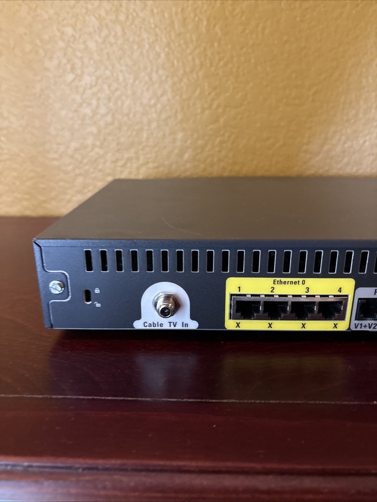 Cisco uBR924 Cable Modem Router – No Cables – Untested