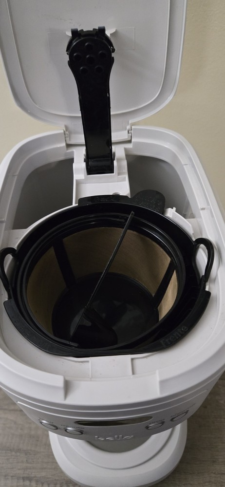 Bella 12 Cup Programmable Coffee Maker Digital Timer Clean Tested Works