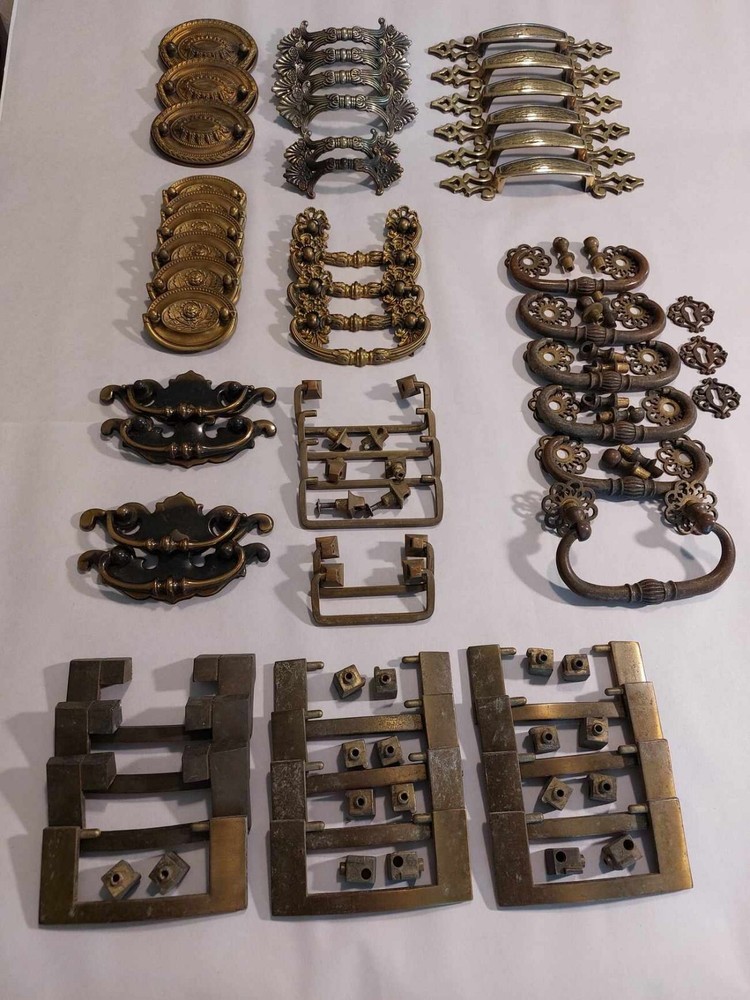 Collection Of 328 Handles And Pulls