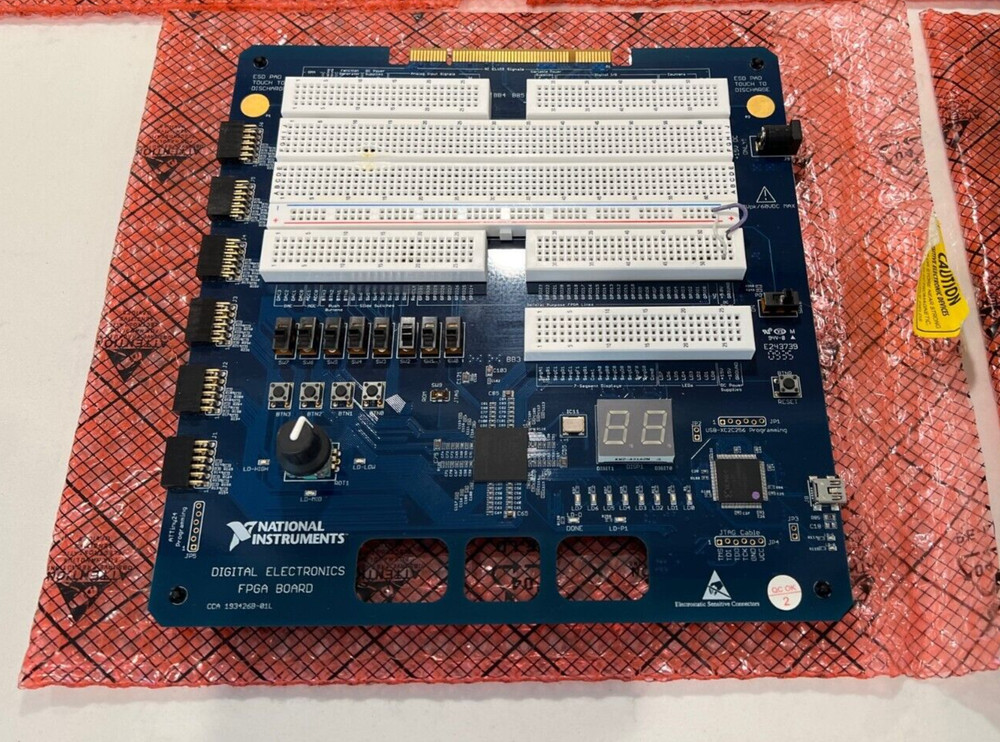 NATIONAL INSTRUMENTS DIGITAL ELECTRONICS PROTOTYPING FPGA BOARD 193426B-01L