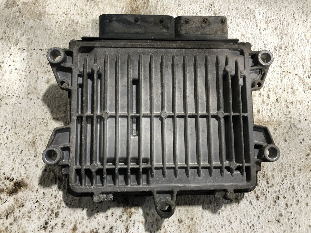 Peterbilt 587 Electronic DPF Control Module - Used | P/N 0281020196
