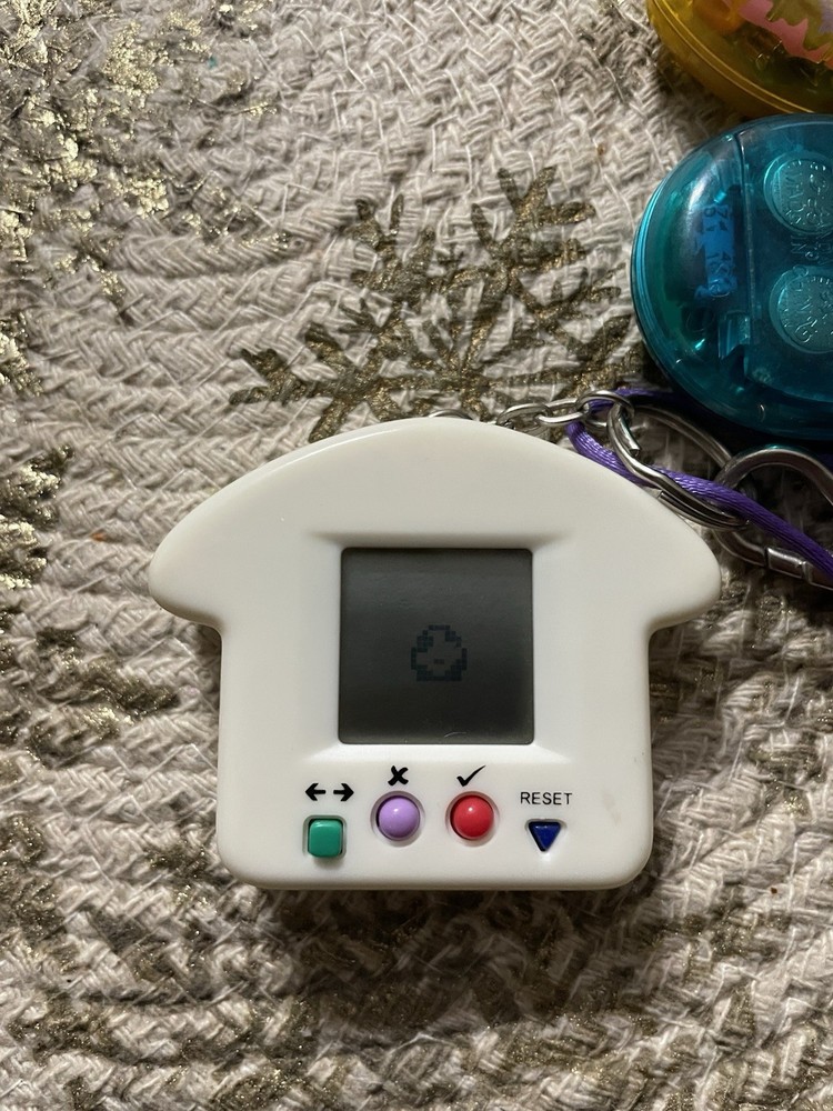 Vintage Assorted Lot of Electronic Virtual Pets (Read Description)