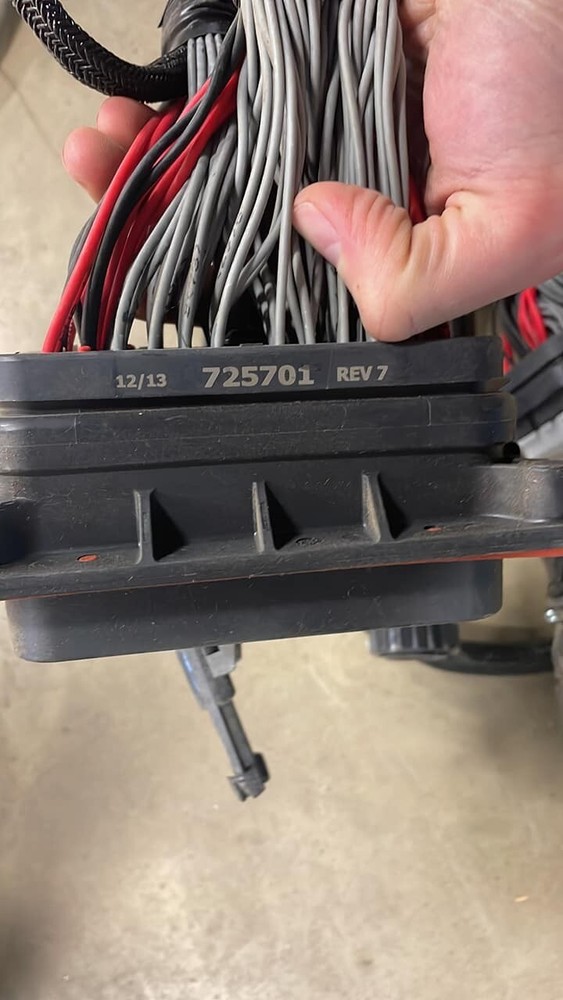 Precision Planting 2012+ DB Bulkhead Seed Harness Adapter (725701)