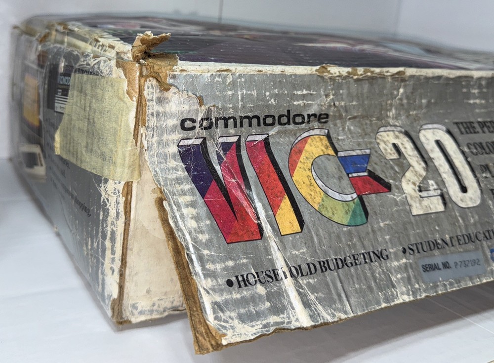 Commodore VIC-20 Vintage Computer Console Complete w Box Manual Tested & Works