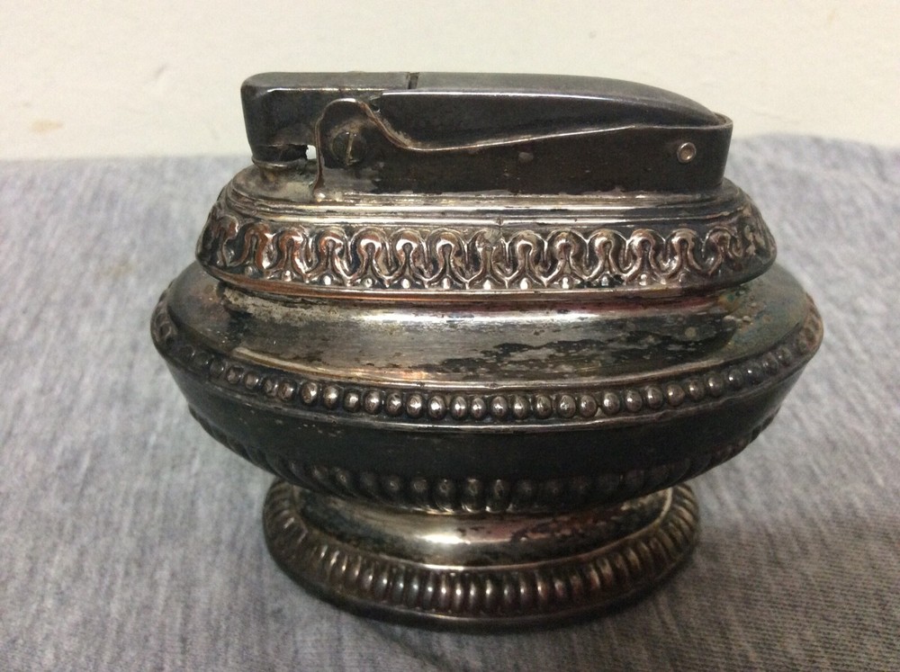 Vintage Ronson Crown Silverplated Tabletop Cigarette Lighter