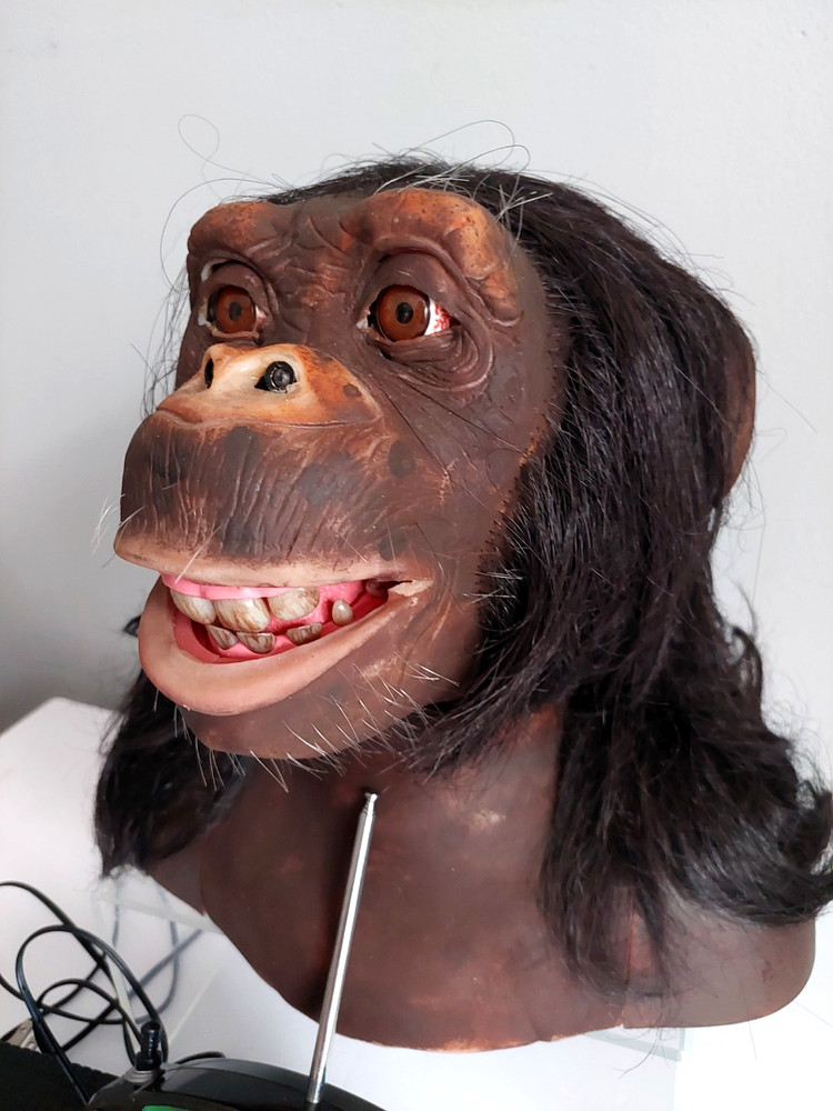 Sharper Image WowWee Alive Chimpanzee Monkey Ape Animatronic Remote Works