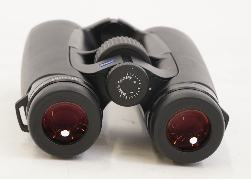 Zeiss 10x42 Victory SF Binoculars (Black)