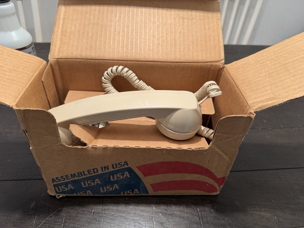 RETRO Off WHITE PUSH BUTTON CORDED BASIC WALL PHONE TELEPHONE CORTELCO EC