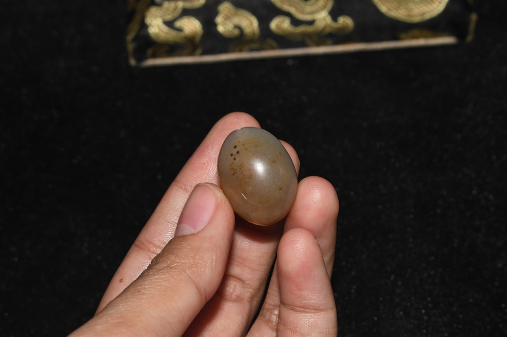 Authentic Ancient Central Asian Banded Agate Stone Dzi Bead in good Condition