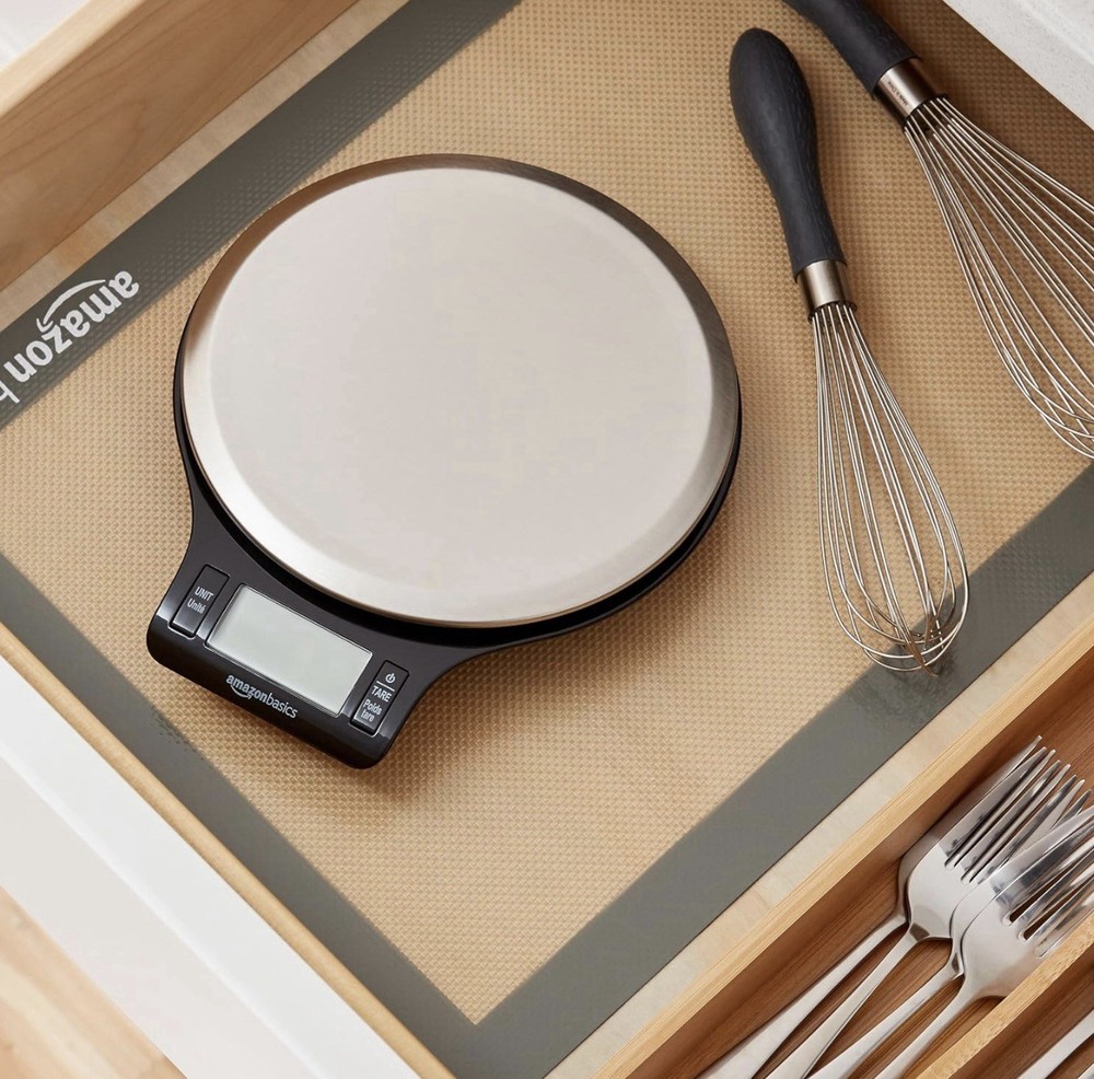 Amazon Basics Digital Kitchen Scale with LCD Display, Tare Function, Up To 11 LB
