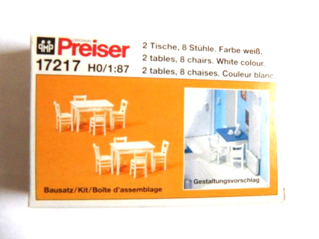 Preiser HO #17217 Tables and Chairs