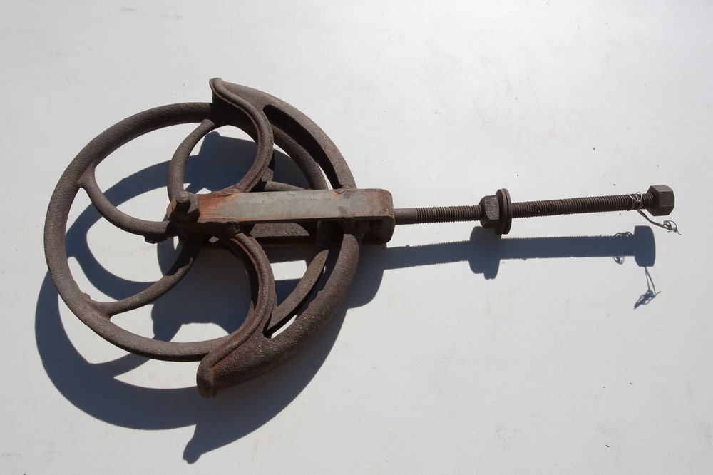 Cast Iron Fender Wheel Pulley Modified with Adjustable Mount (OTS) Laundry Well