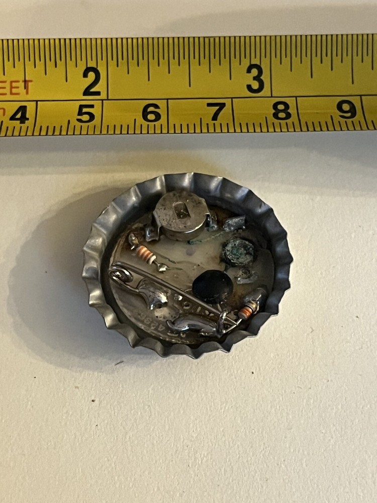 Molson Special Dry Beer Bottle Cap Pin Button Vintage Light Up Not Working