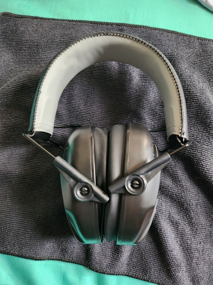 Walkers Cloak Electronic Earmuffs Black Digital Volume Control Folding Low Pro