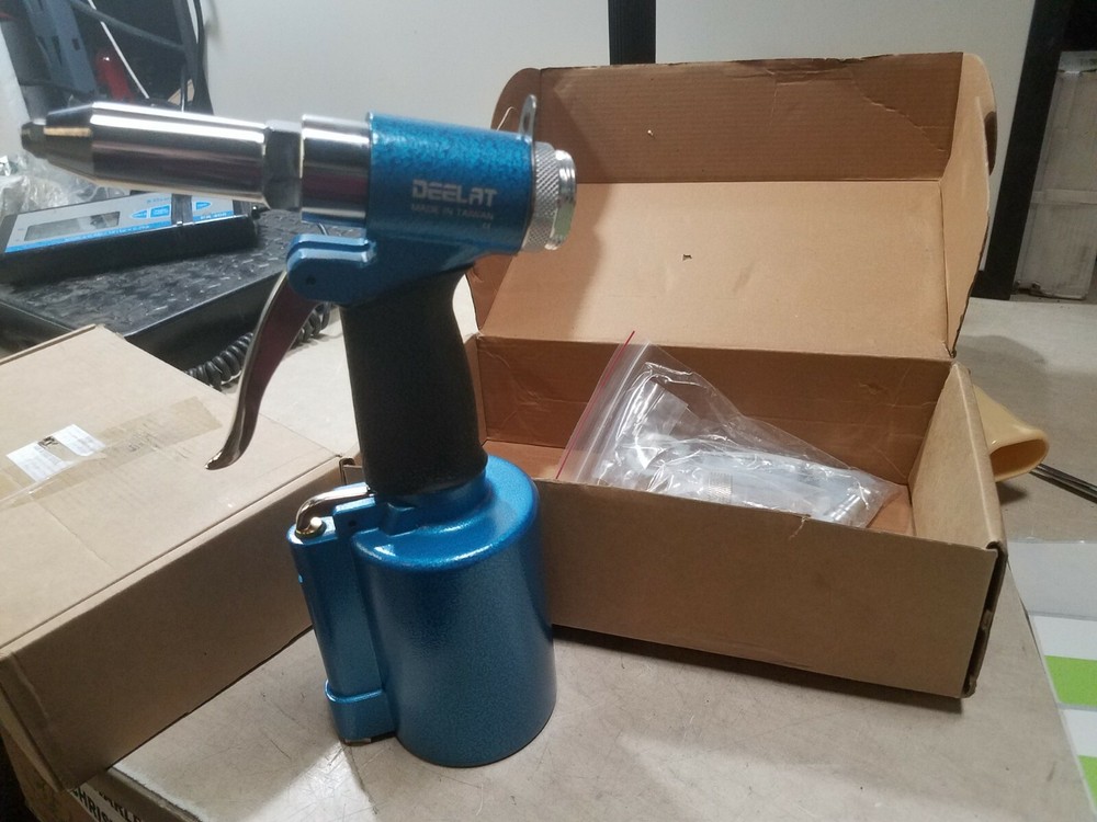 DeeLat Air Rivet Tool Not sure on model or size