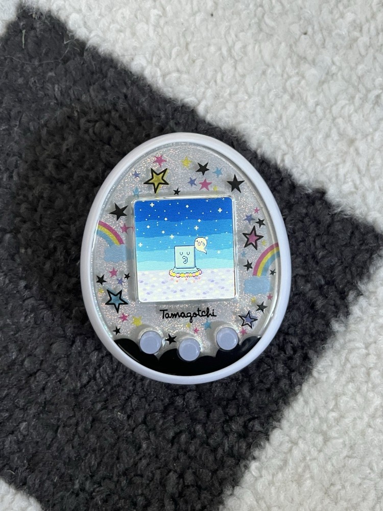 Tamagotchi on Magic White Used