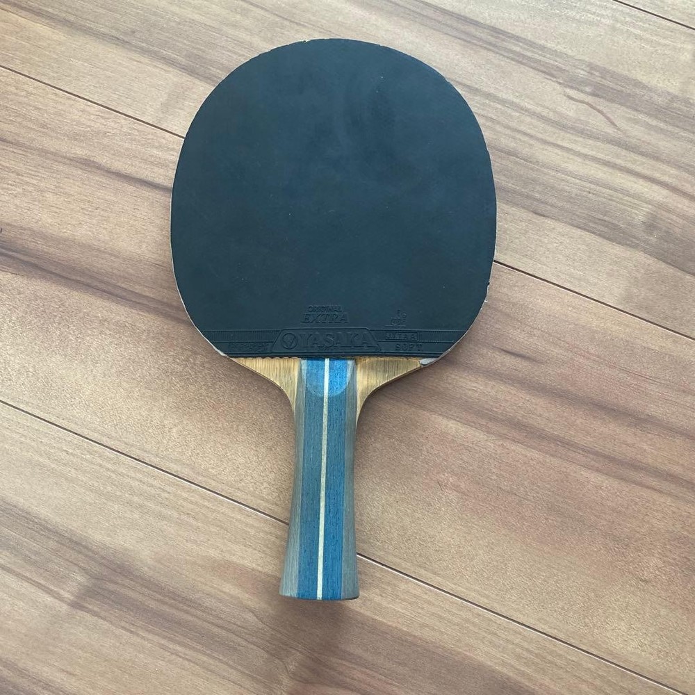 Yasaka Table Tennis Racket with Red/Black Rubber Case