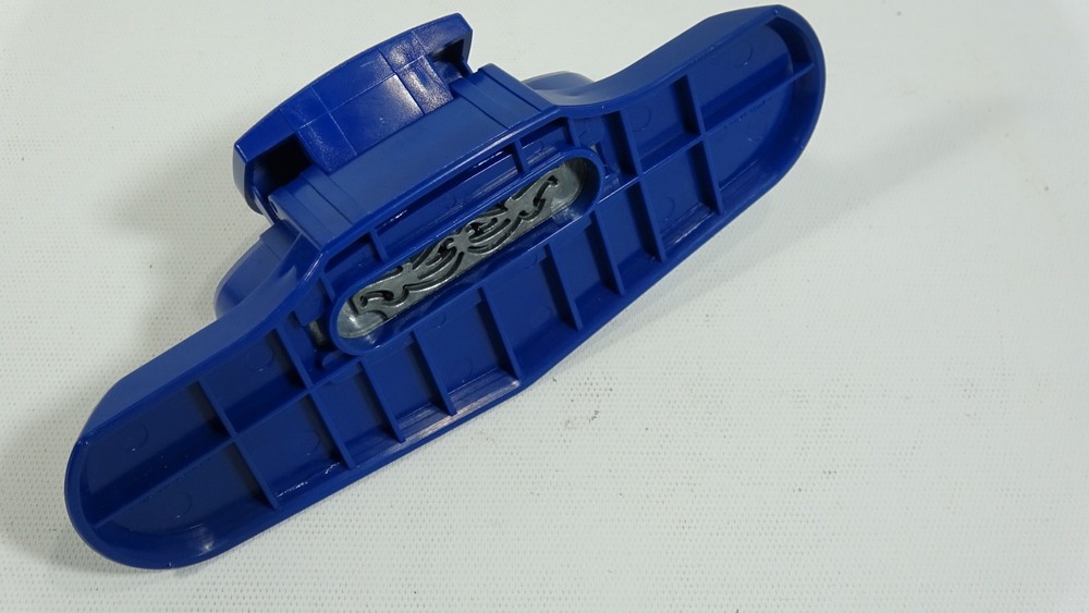 2" Fiskars Scroll Wave Paper Punch