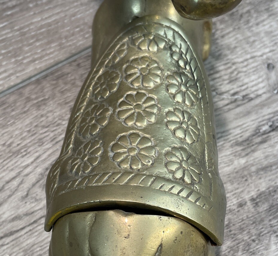 Vintage Solid Brass Stag Deer Laying Down Covered Trinket Box Figure