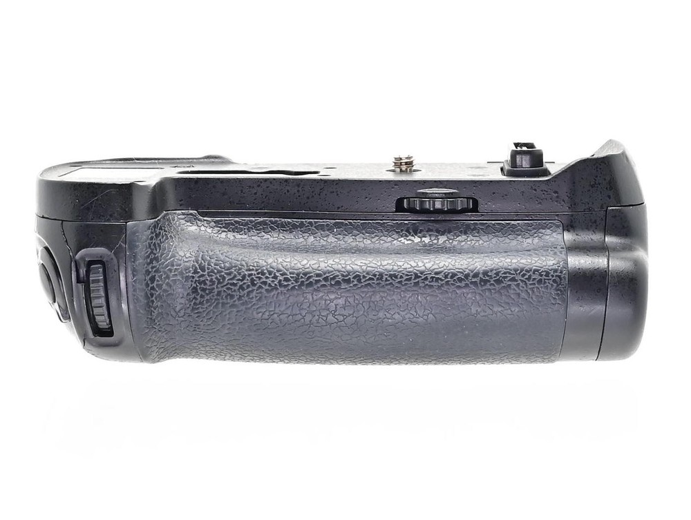 Nikon MB-D18 Multi-Power Battery Pack