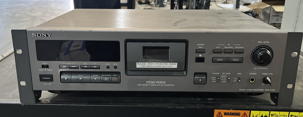 SONY PCM-R300 DIGITAL AUDIO RECORDER