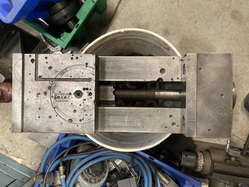 KURT 6" PULL-TYPE II CNC MILLING MACHINE VISE w/ JAWS & HANDLE - #PT600