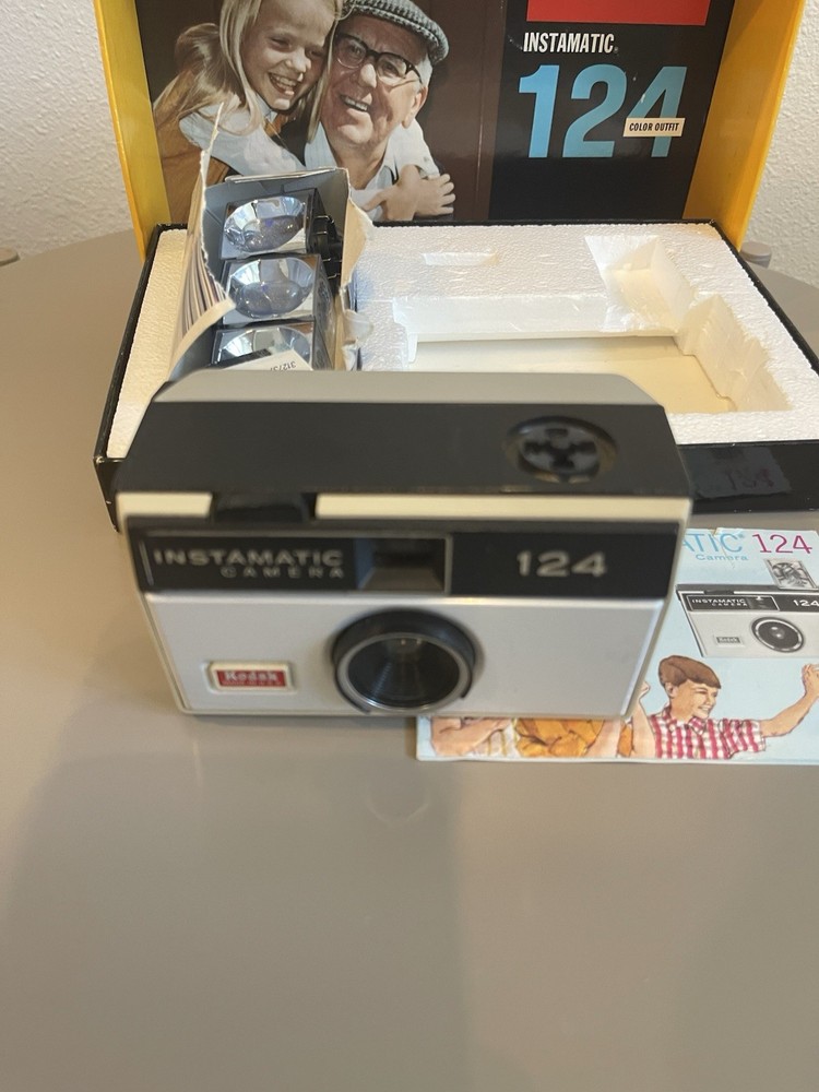 Kodak Instamatic 124 Camera NOT TESTED