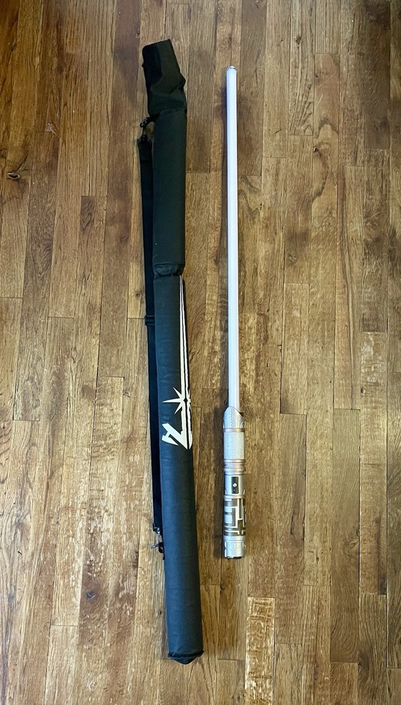 STAR WARS Savi’s Workshop Disney Lightsaber (ELEMENTAL NATURE) Blade + Case